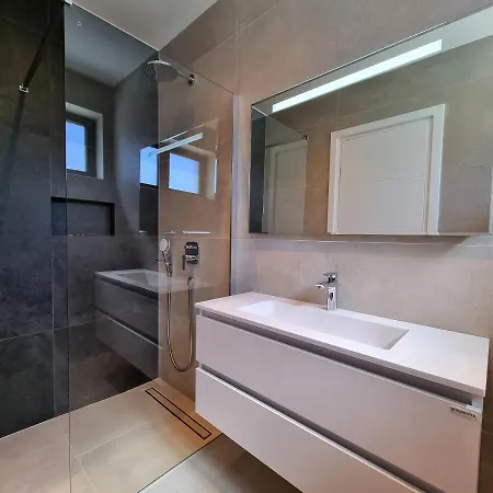 Feriehus Villa Dina *