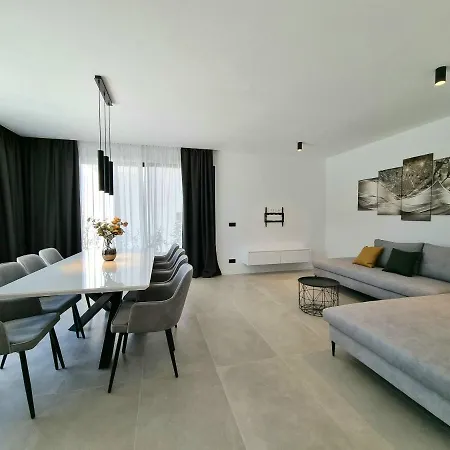 Villa Dina Kraj (Zadar)
