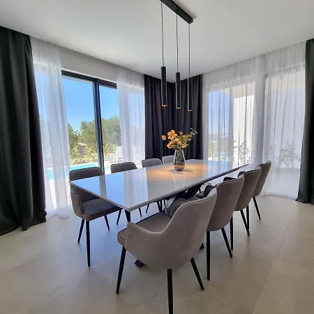 Villa Dina *