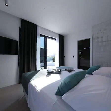 Villa Dina Kraj (Zadar)